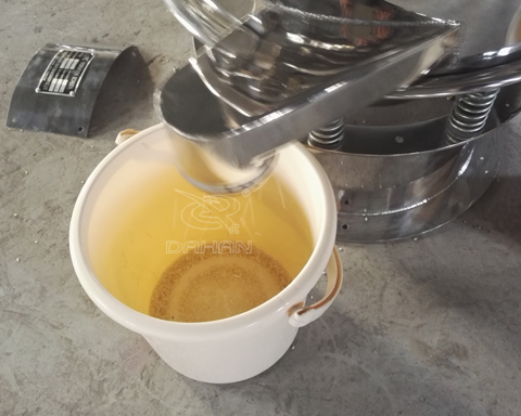 旋振筛细出料口